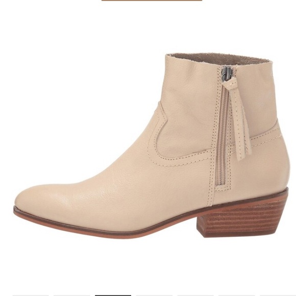 NWT Frye | Boho Western Pointed Toe Zip Boot - Picture 5 of 10